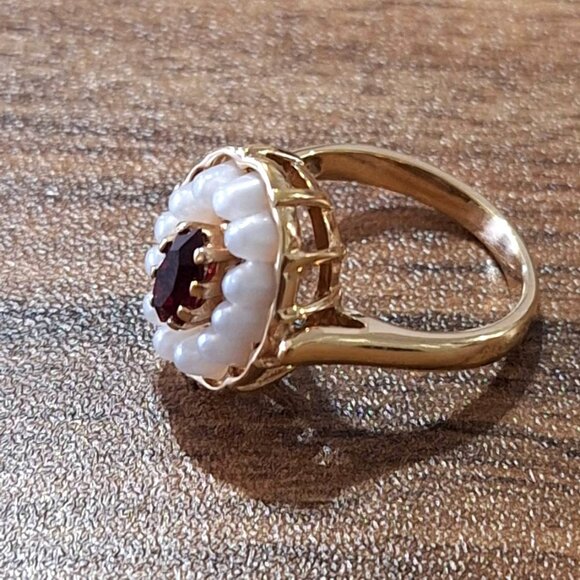 Avon Pearl Ruby Red Rhinestone Oval Ring, Gold Tone - Picture 10 of 13